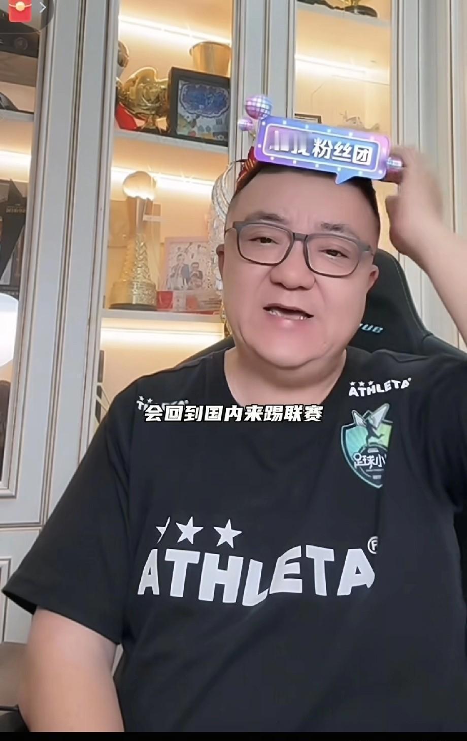 我刚跟圈内朋友喝茶时，他压低声音跟我说一件事，听得我有点愣：邝兆雷今年大概率会离