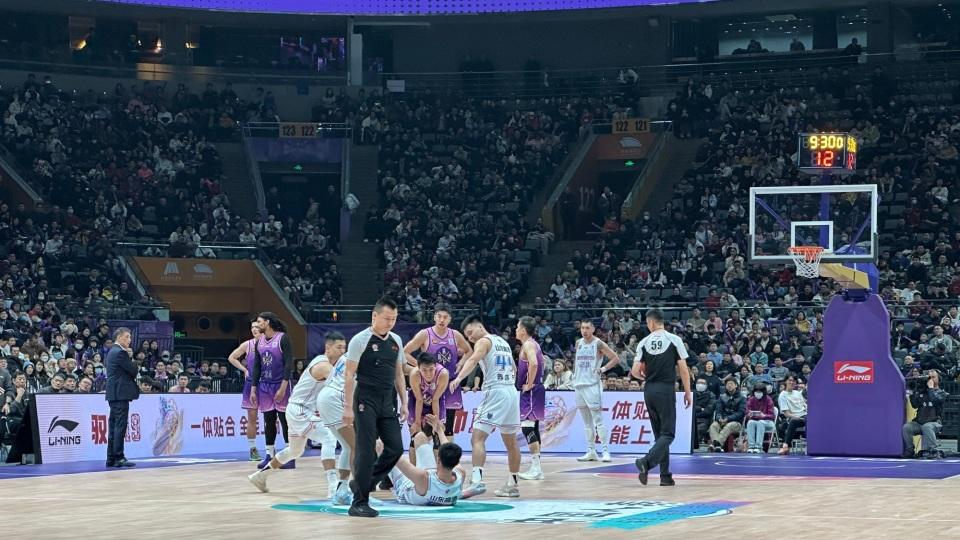 CBA积分榜: 辽宁新疆浙江广东同分, 领头羊12连胜+6分优势领跑