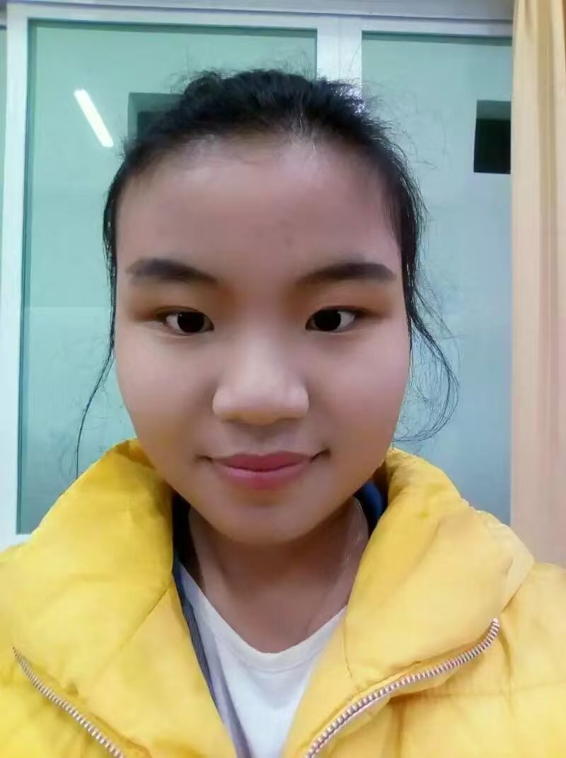 过了25就不敢甩头了很明显的25前脸上全是胶原蛋白眼睛里全是青涩满满对生活的热