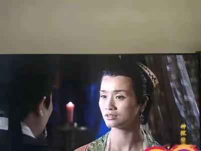 很好奇，  这位女演员，  到底凭什么  进的《神探狄仁杰》剧组？  ...