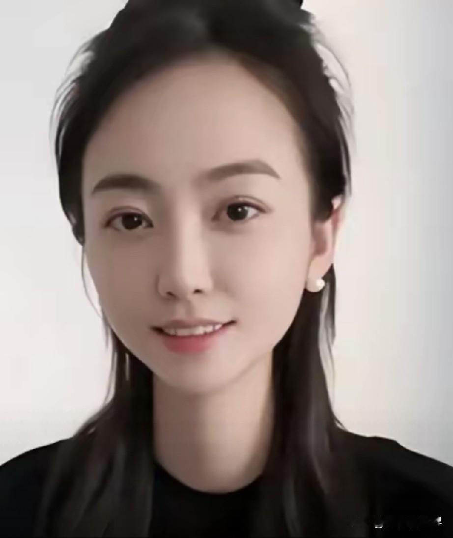 看到许家印一审被判无期后。我好奇查了一下他创办的恒大歌舞团领舞白珊珊近况。不查