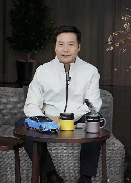 【雷军回应不直播装车】1月7日，在直播中回应不会直播把拆了的车装回去。雷军表示