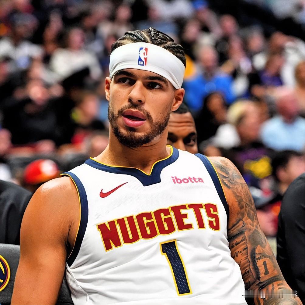 蒂格总算说了一回实话！前NBA球员蒂格近日在播客节目中谈到小波特时表示：“他