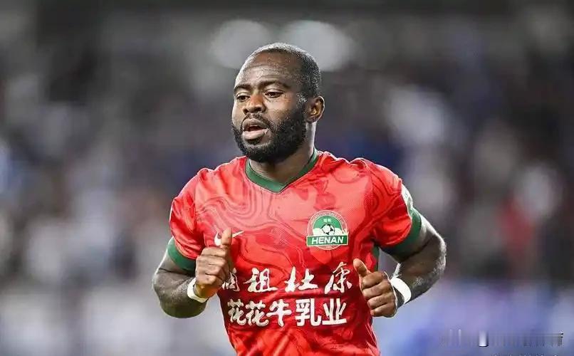 阿奇姆彭在替补席抱头大哭[捂脸哭][捂脸哭][捂脸哭]中国足协杯北京国安VS河南俱乐