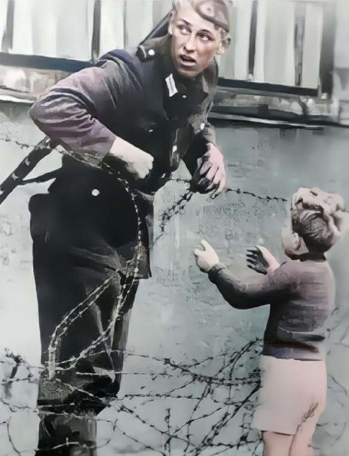 1961年，一名东德士兵，为一个素不相识的小男孩，冒险拉开柏林墙上的一道防线。谁