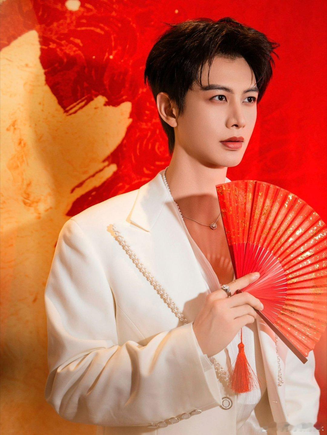 何健麒公开无犯罪记录证明何健麒维权太飒了！直面造谣果断公开无犯罪记录证明，狠狠