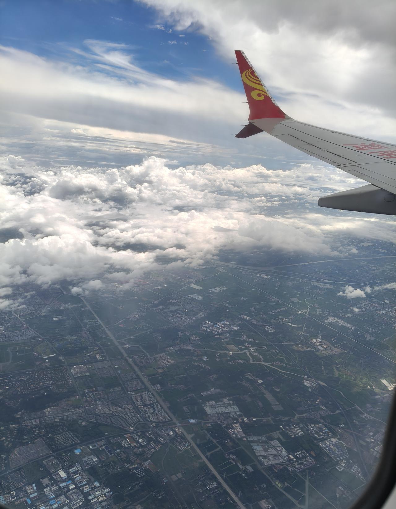 分享一张飞机窗外的天空