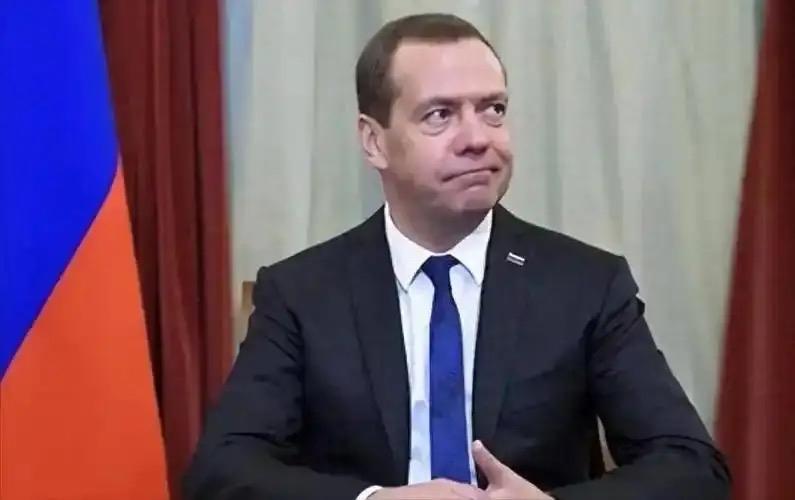 俄罗斯媒体的宣传，二十年了还是那个味呀。据俄罗斯媒体报道，梅德韦杰夫表示，“为特