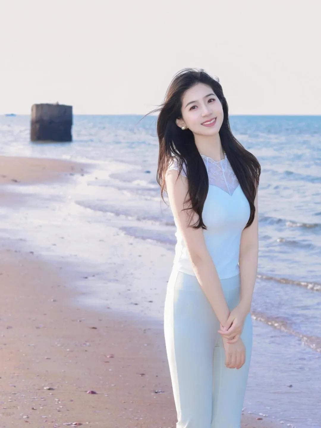 海边拍照，学会这7个姿势，好身材显气质，先收藏