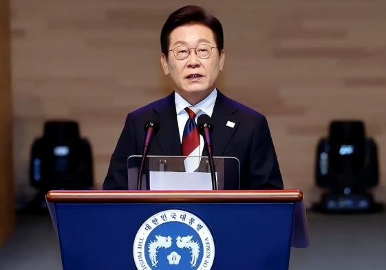 现在国际上出现一个怪相，就是只要跟日本跟中国发生矛盾，韩国就必须要来插上