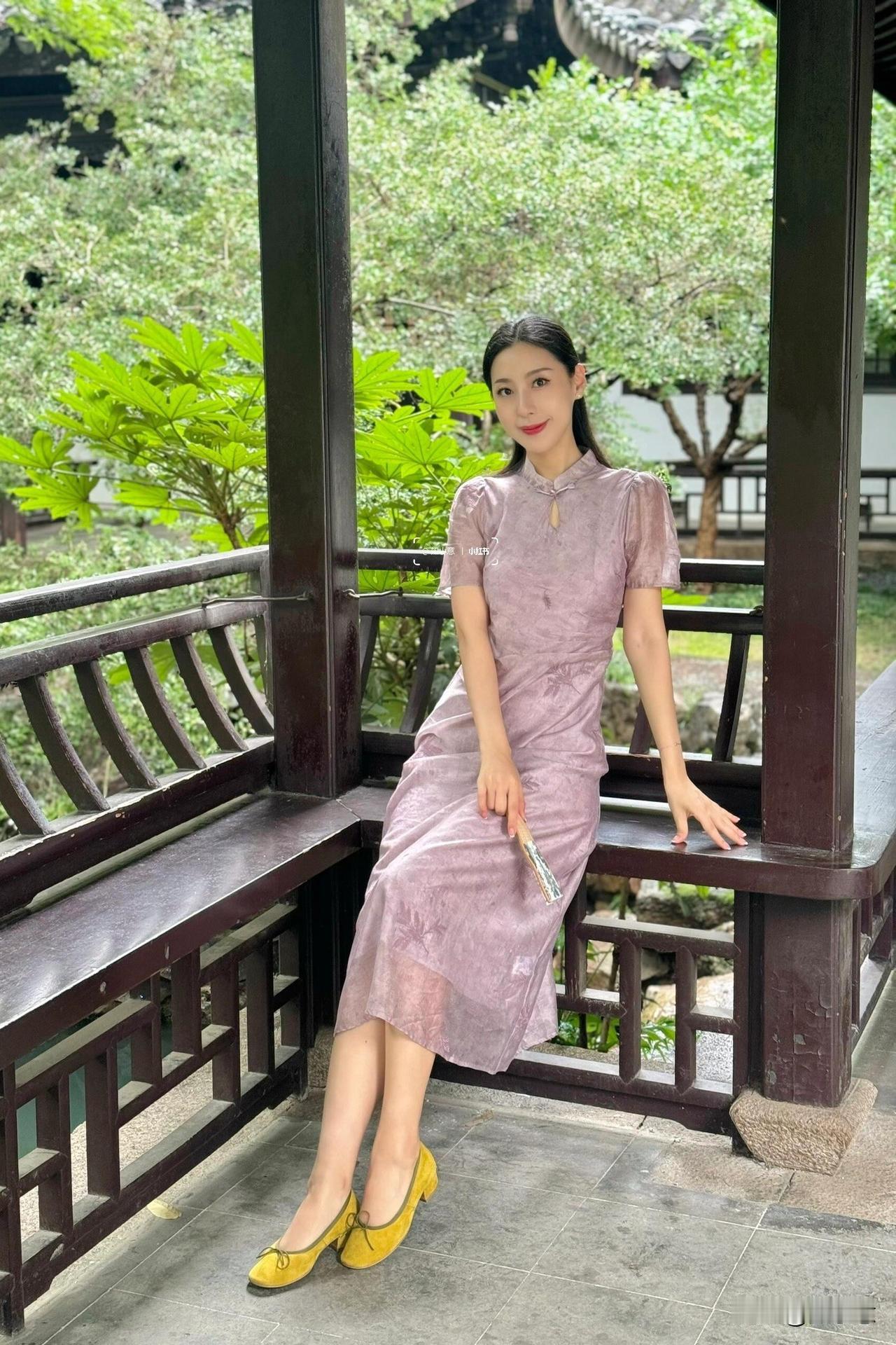 刻在骨子里的东方美 ~真的很爱这种温婉又日常的新中式！！温柔淡雅的色调穿上太