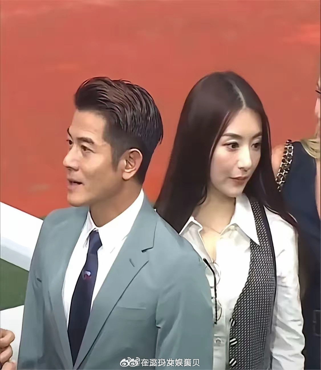 郭富城的发型不科学。他已经60岁了，头发仍然那么浓密，而黄晓明比他小了那么多都带