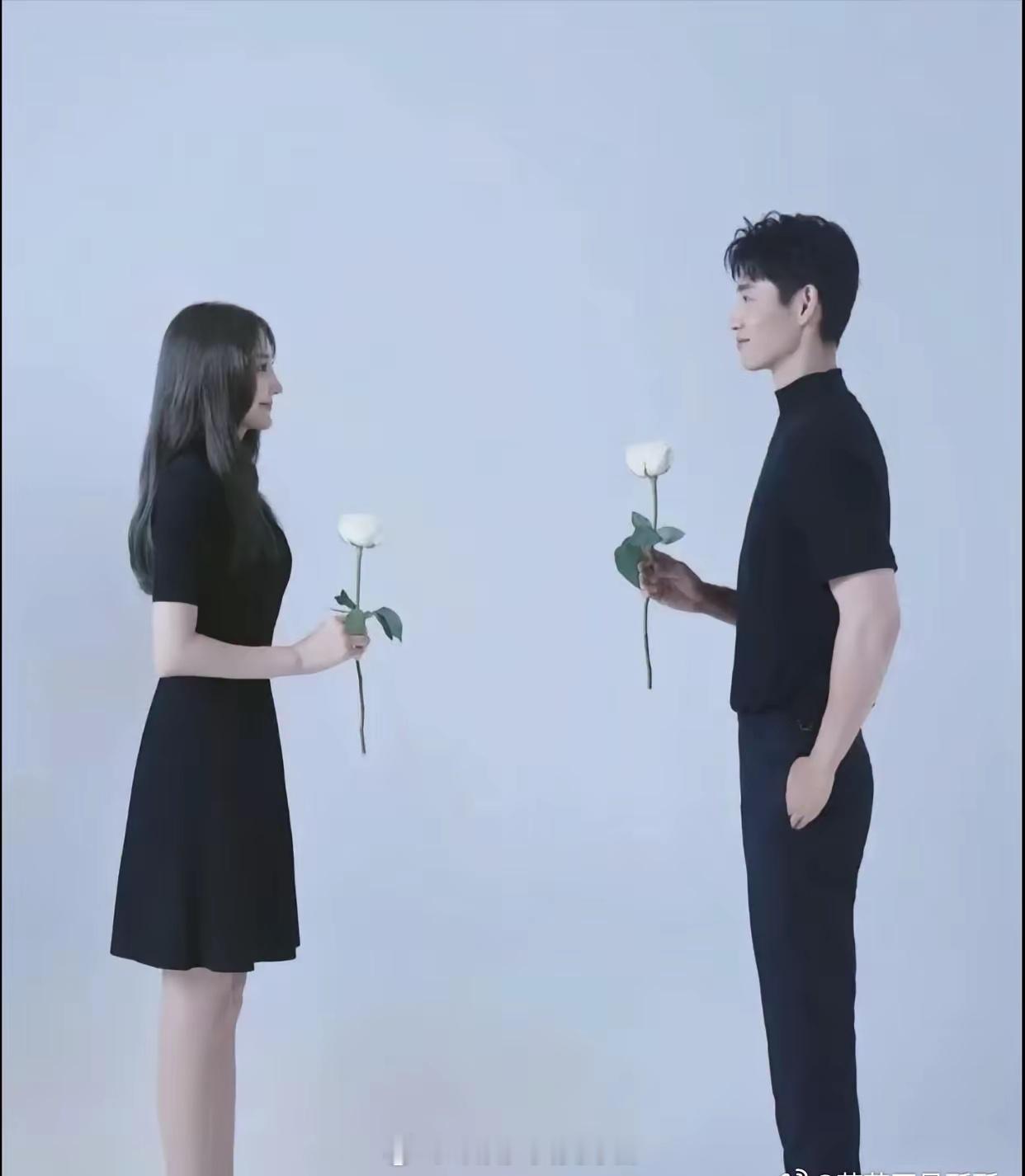 第一次见魏晨的老婆，没想到长的真漂亮，身材也好