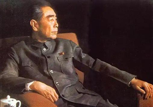 偶然读到一段历史往事，让我在寒冬里心头滚烫，1958寒冬，周总理在河北徐水调研，