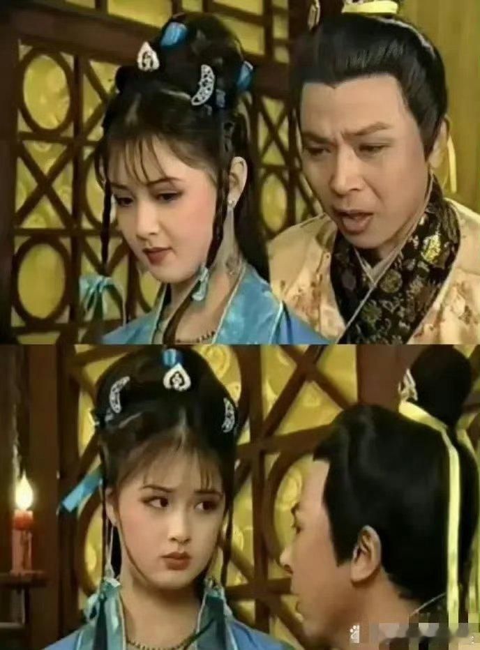 15岁的蒋欣，还真的看不出来呢，好娇小～​​​