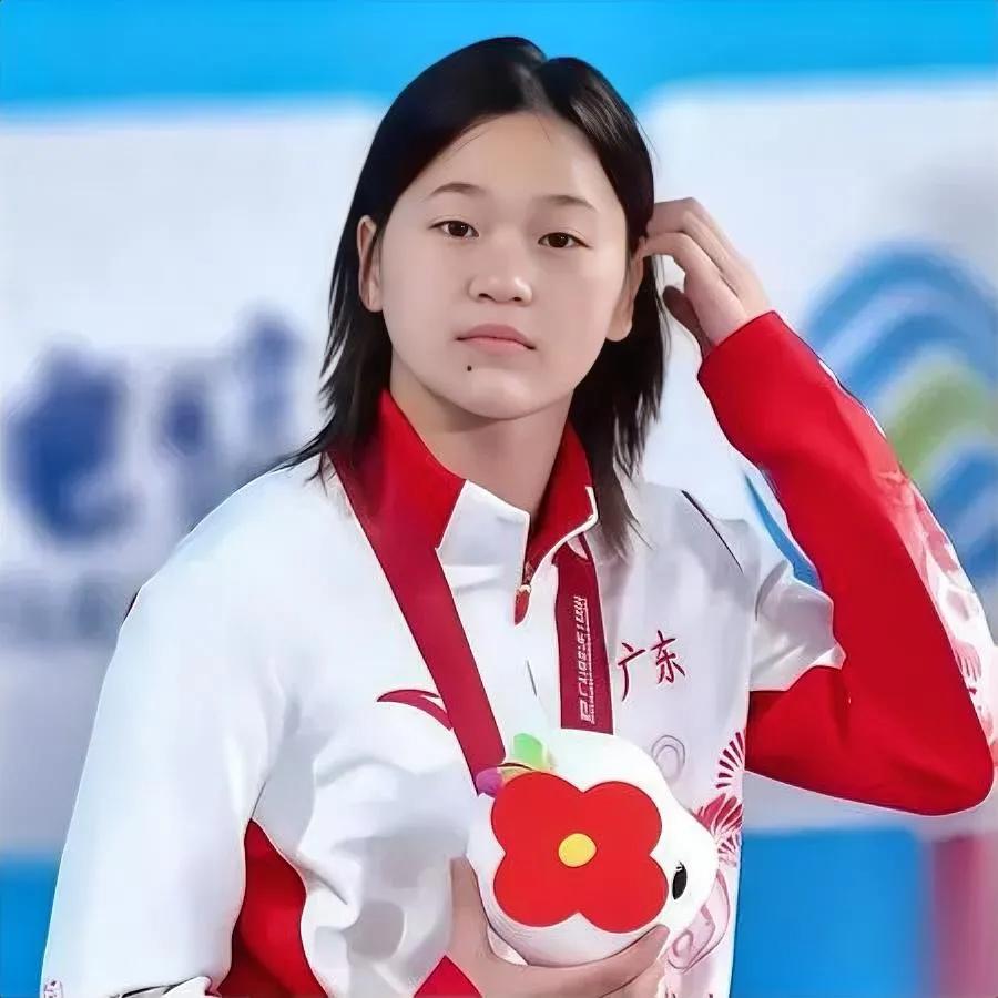 陈芋汐金牌虽亮眼全运会却被她抢风头？一场直播让全红婵再度圈粉！我全程盯着