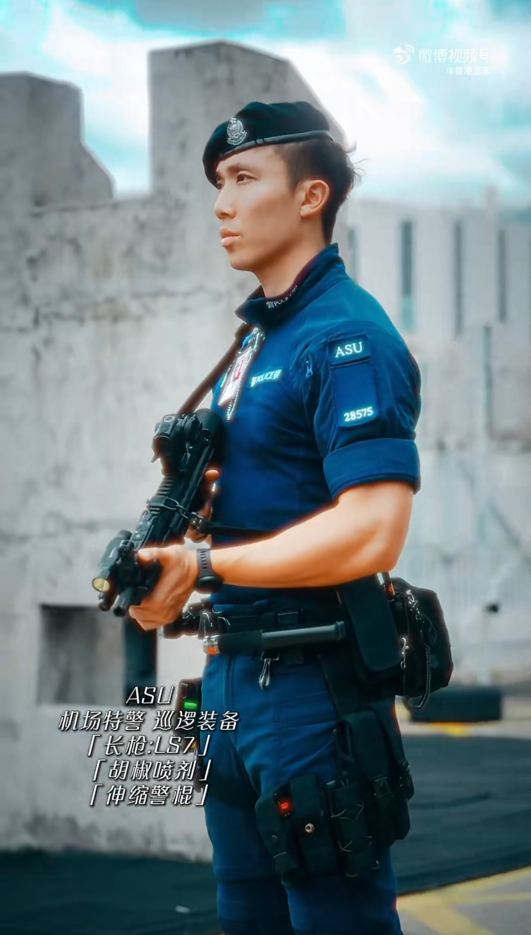 HKPCTRU和ASU的LS7型冲锋枪都是搭配某厂的同款红点镜和同款指示盒（这