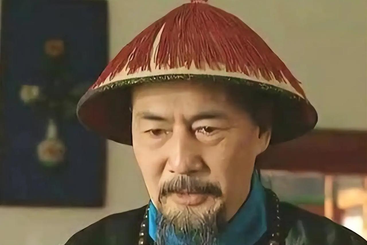 张廷玉一生担任诸多要职，实在太恐怖。清朝276年，只有一个汉人死后能跟康熙、