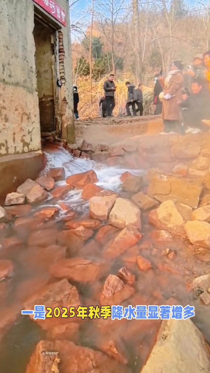 贾鲁河源头揭秘三大诱因致泉喷。郑州被泉涌惹火的梨园河小村。好美朋友们，近日河南