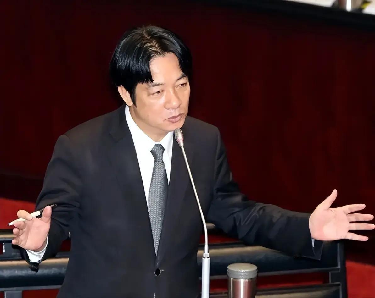赖清德口误“北海道子弟”，台退将一句话戳破：这不是口误，是心里话。 日前，赖