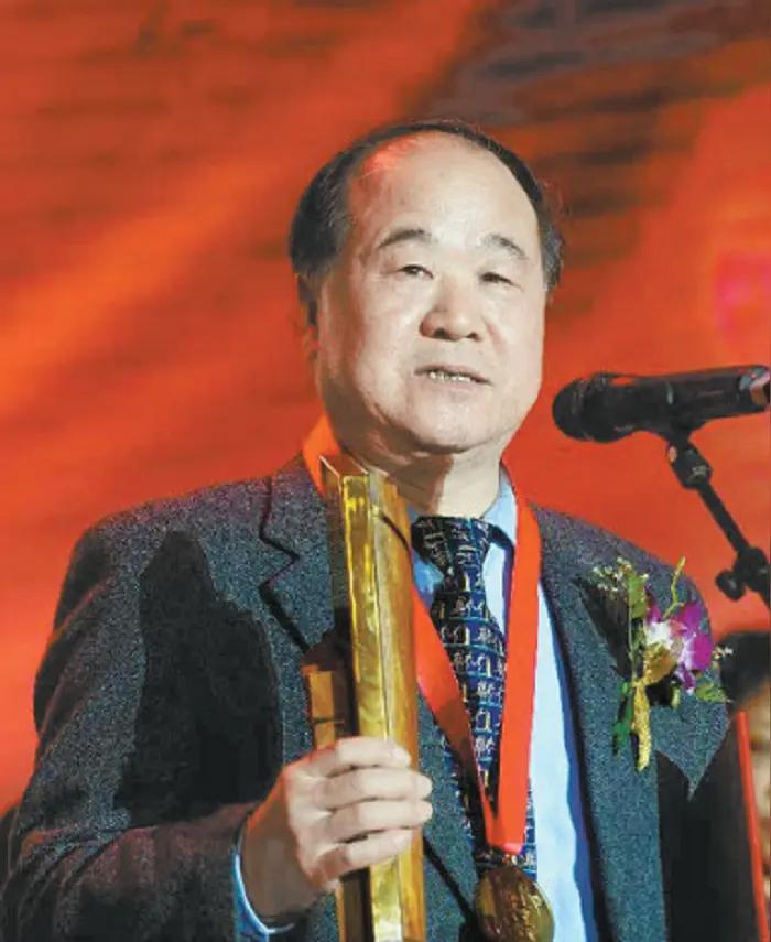 莫言又摊上事了！这次critics直接撕开了《丰乳肥臀》那块遮羞布说这本被