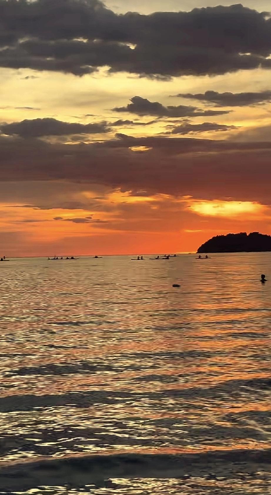 今天咱们来算笔实在账，普通人到底攒够多少钱，就能不用上班？好多人第一反应都