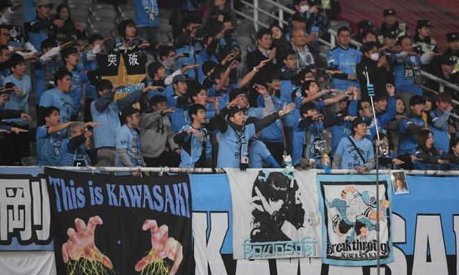 比宫斗剧都狗血，川崎前锋主场对阵申花比赛中发生的袭击事件居然是这样的。一名留日的