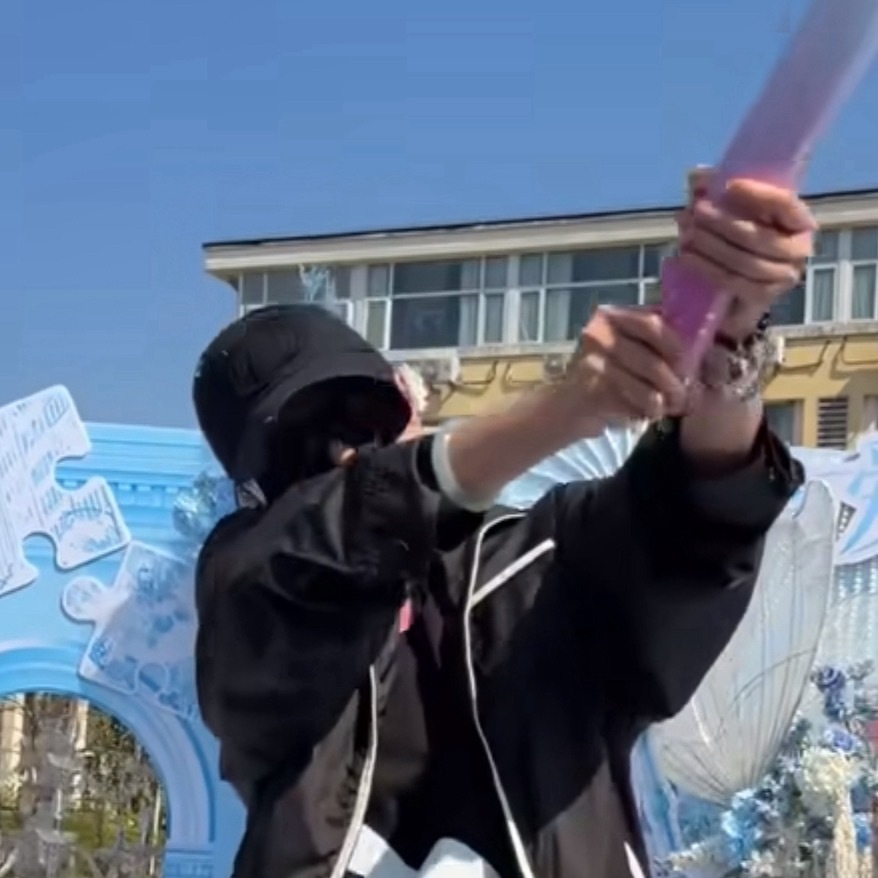 关晓彤姐姐太没用了给姐姐机会姐姐真是不用啊如果我在就好了我帮晓彤打开关晓彤