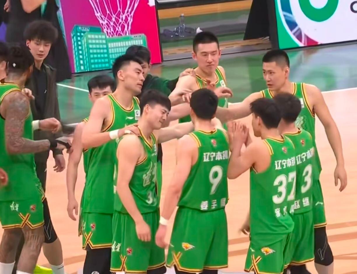 本赛季，辽宁队本土球员数据一看便知：1，付豪29岁——场均贡献12.7分4.8