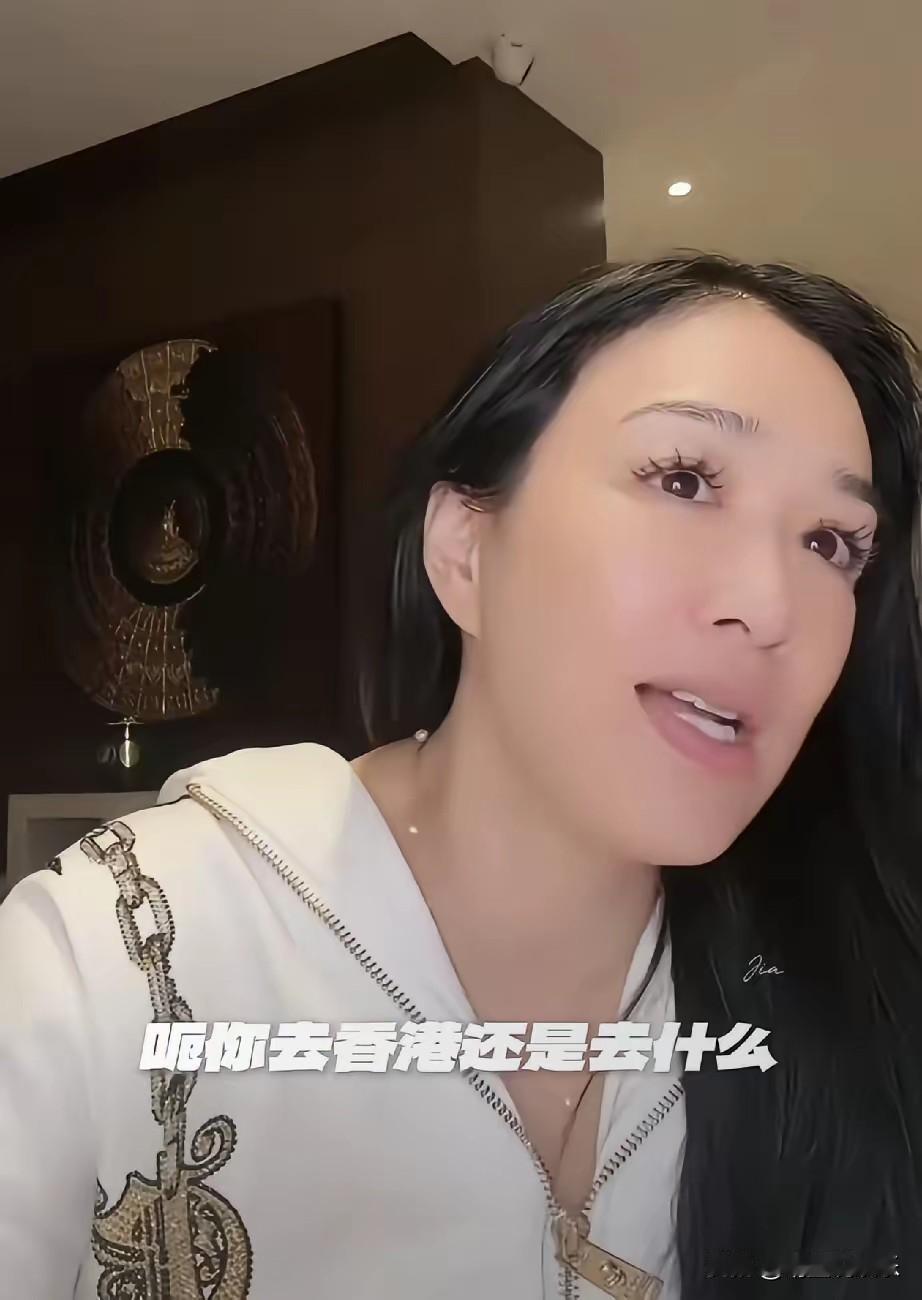 原来清华北大对明星孩子来说只是“普通大学”，钟丽缇说不舍得两个女儿出国留学，跟