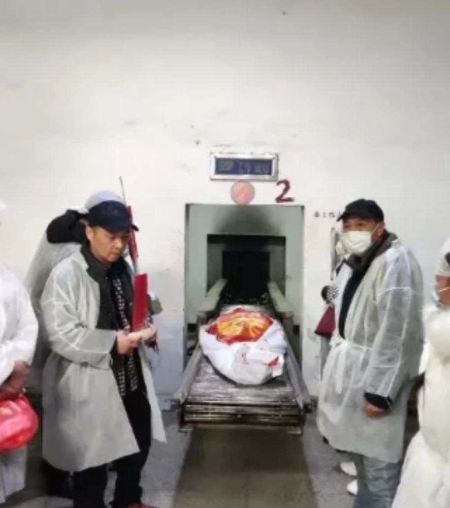 这就是丁克的下场！2022年，北京昌平，赵女士在41岁时因病去世，她生前没有结婚