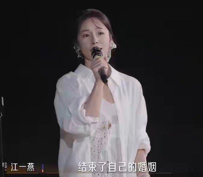 江一燕现在的处境,给所有女人上了一课,想靠男人走捷径,终归是要付出代价的,她刚出