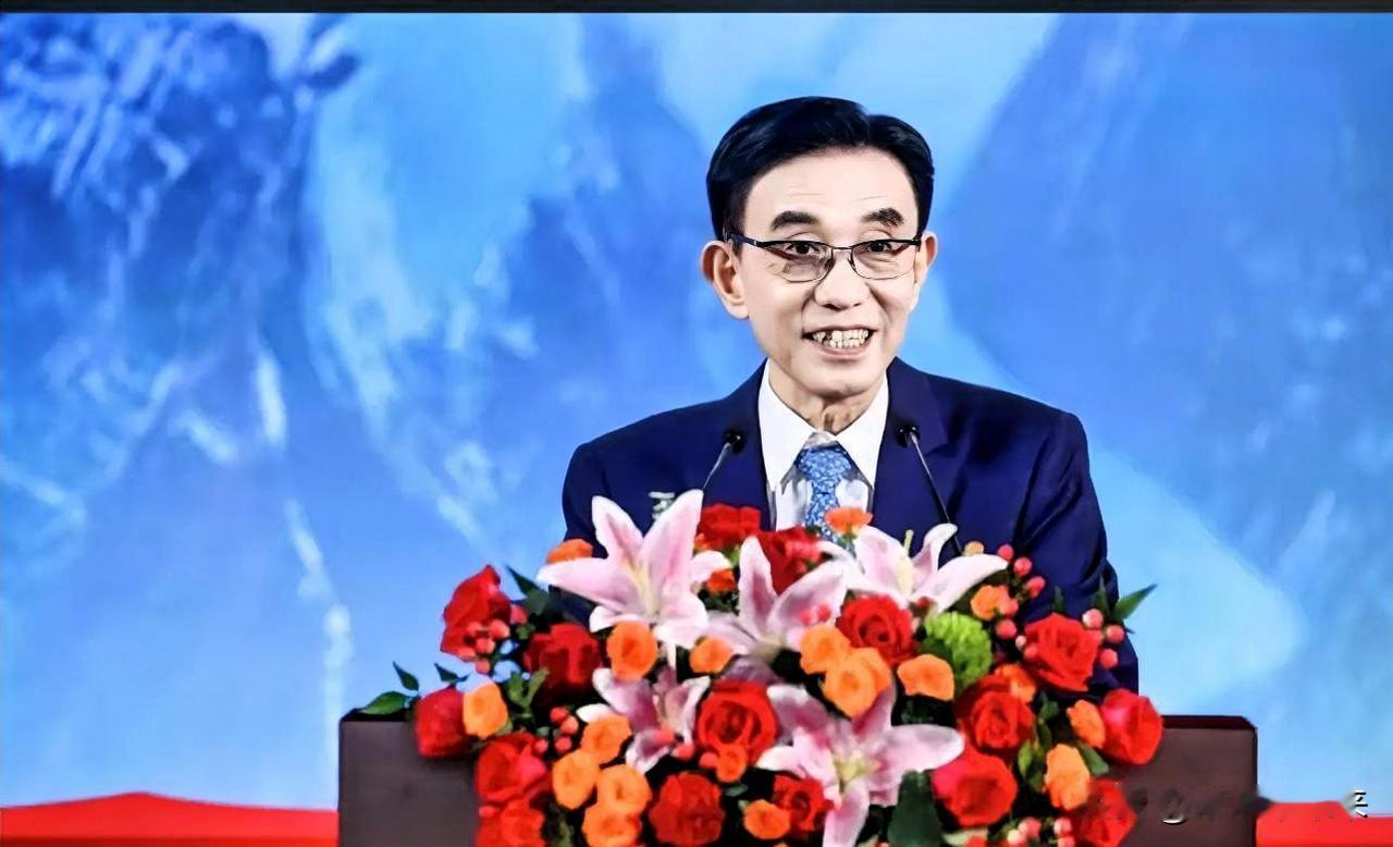 中微半导体的一纸公告，让半导体圈的目光再次聚焦。82岁的尹志尧，这位被称作“中国