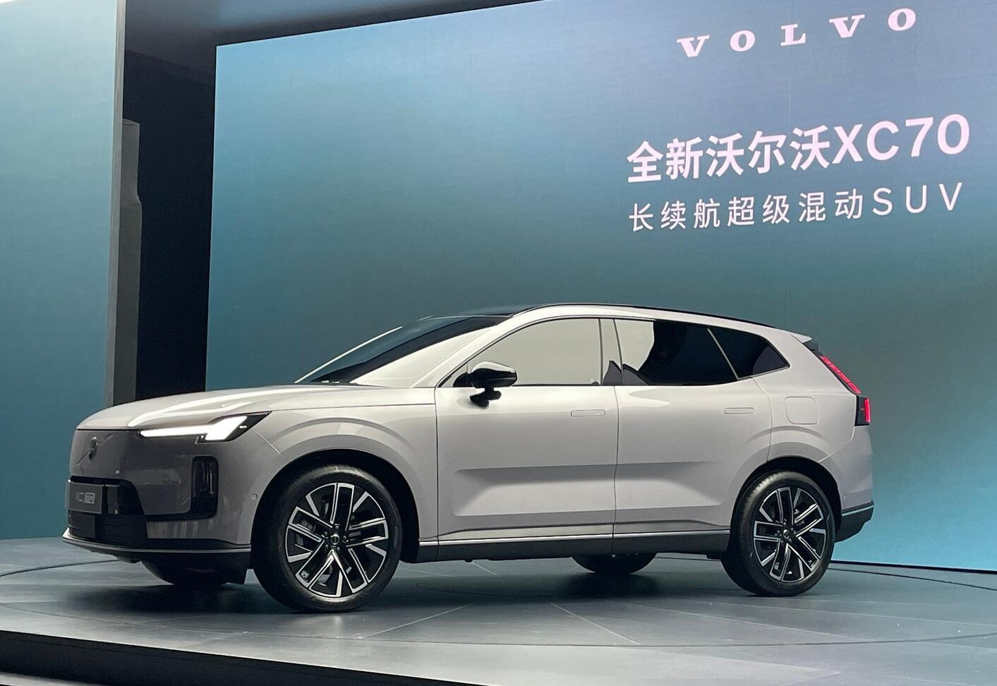 沃尔沃XC70纯电续航200+沃尔沃XC70，这节奏也太快了些，高伪装路试之后，