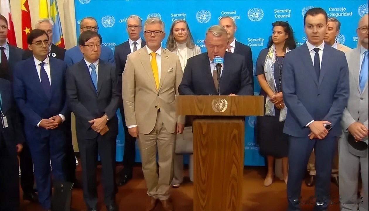 50国联手断普京后路，中美的完美默契，却给了俄罗斯一条活路。 8月24日，乌