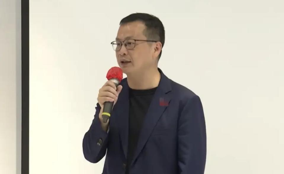 罗智强这回应太会了！既没怼郝龙斌，又暗戳戳亮了自己的优势，一句“九二共识为基底”