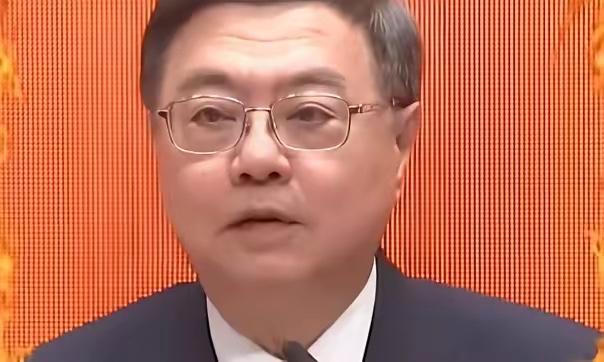 台"行政院长"卓荣泰今天在会前受访表示，对于大豆色拉油造成的食安事件，现在又有新