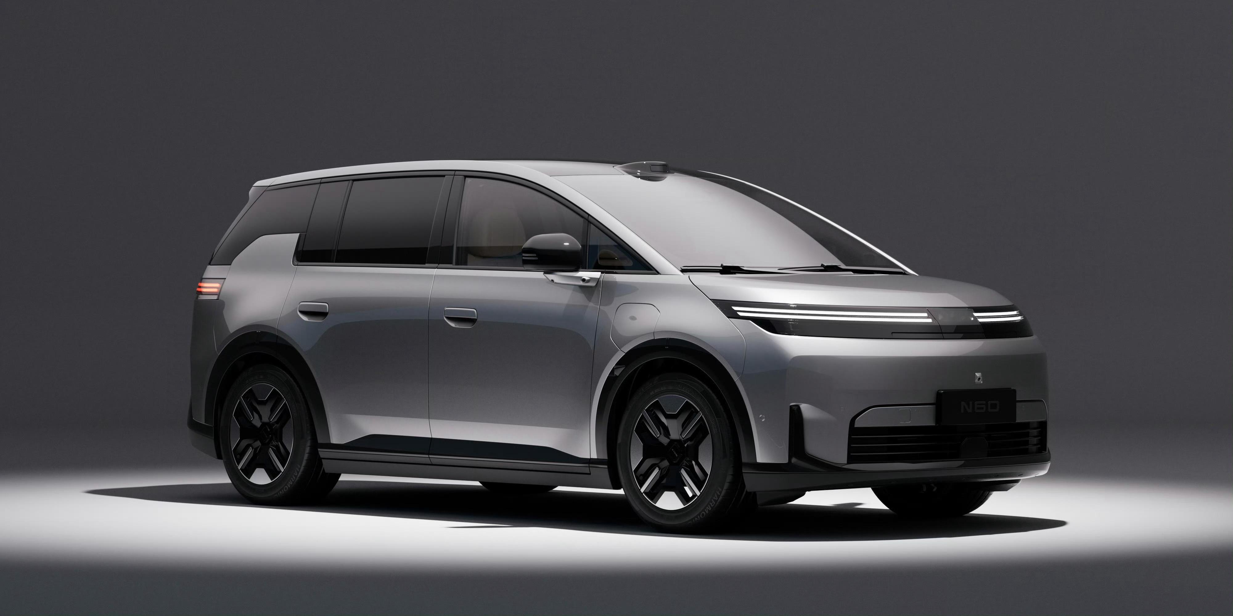 埃安N60，这车长得挺有意思这算埃安Y的改款或者换代吗？但比起埃安Y显得精致很多