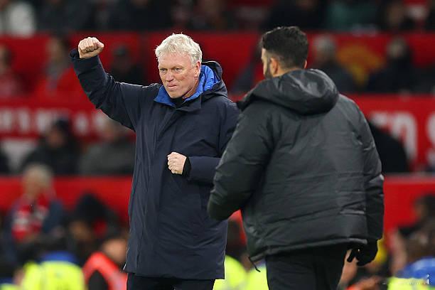 莫耶斯过去17次做客老特拉福德，都未能取胜，3平14负，这一次，终于扬眉吐气了！