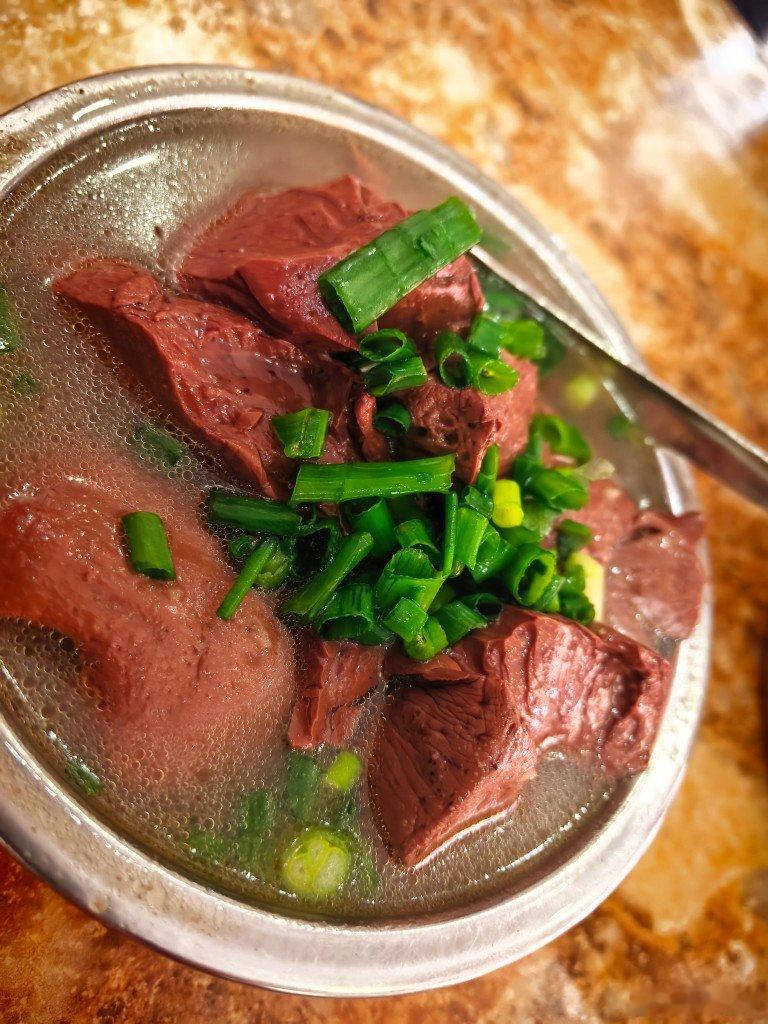 这么美味的猪血我还是第一次吃！！！！才三块钱！！！​​​