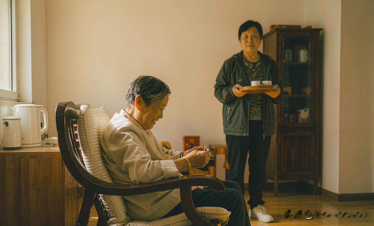不去养老院也有照护床位，失能老人在家就能申请