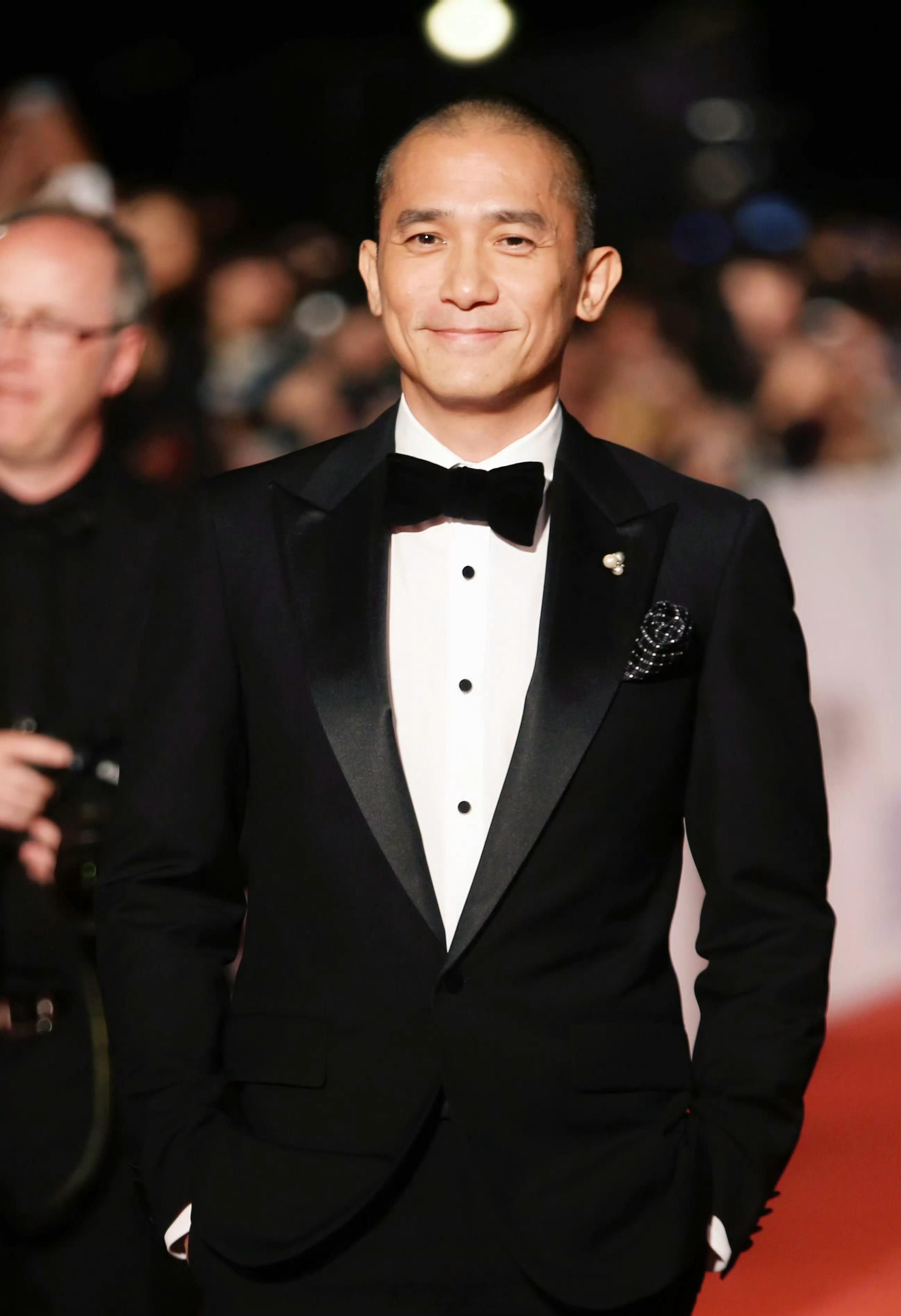 旧相簿子红毯为簿，步履为墨，写下最锋芒的风发意气……它50岁的时候，汇集了两岸