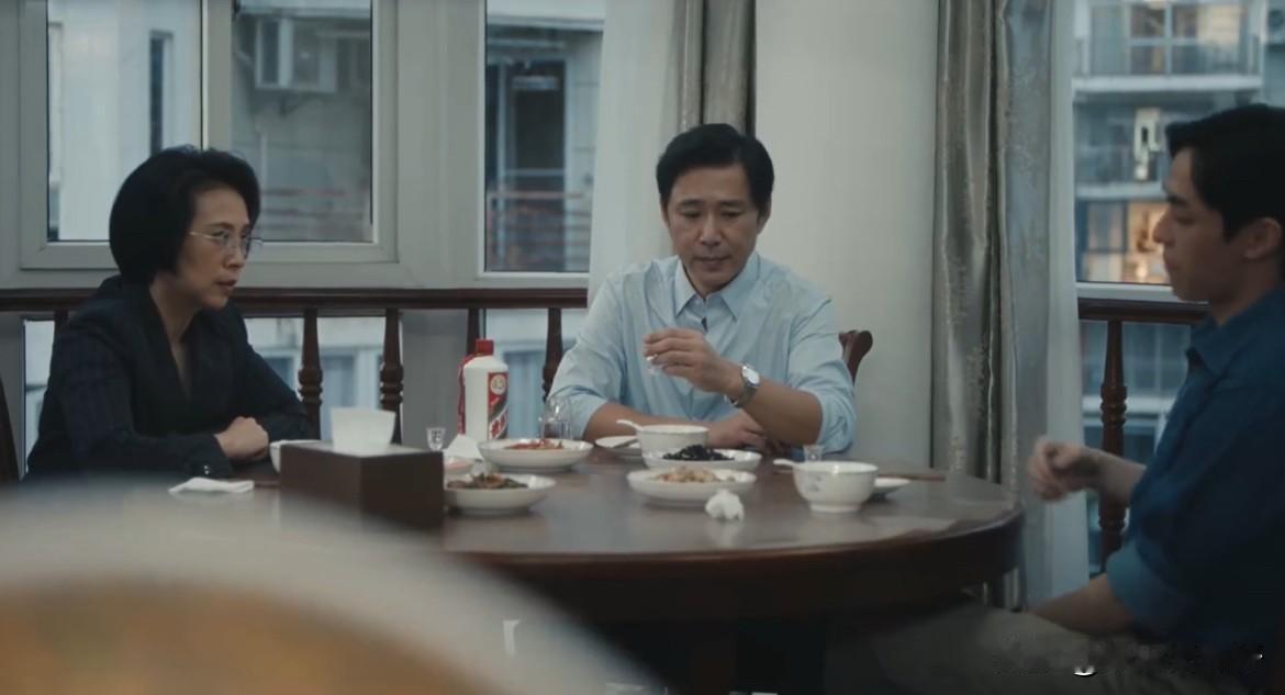 国安部指导的反间谍大剧《交锋》情节越来越刺激了。被台间谍几年前就开始布局策反的“