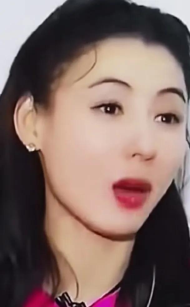 《谜底终于揭开难怪张柏芝为什么被抛弃》你总问我，为什么兜兜转转这么多年，心里