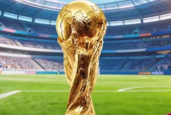 日本足协最近放出风声，想拉着中国、韩国一起申报2042年世界杯。这事儿到底能不能