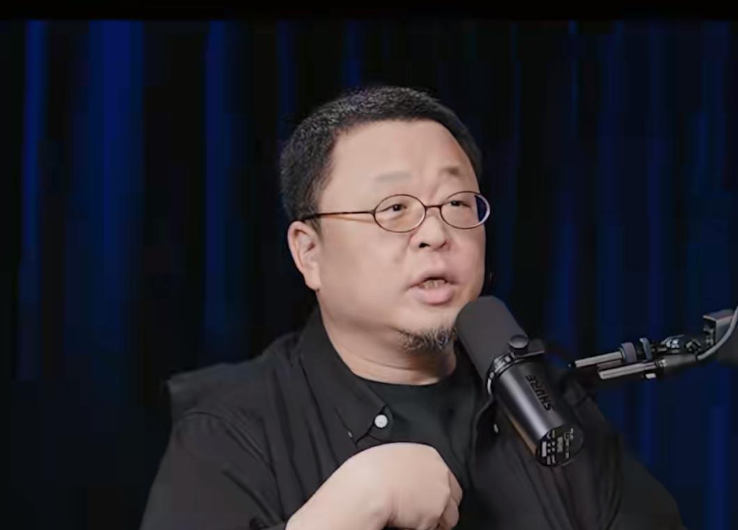 罗永浩现在保持日更一条的频率！9月21日，罗永浩发布博文，有网友留言：“这星期