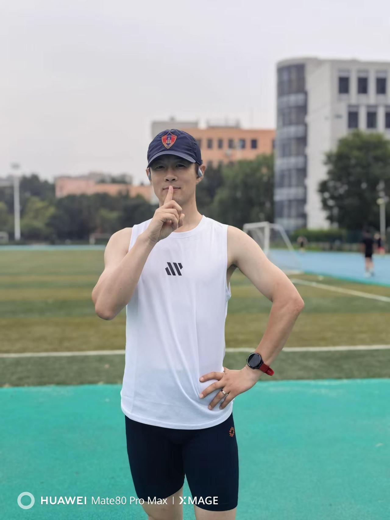 要像建设新中国一样建设自己。积极，向上，明媚，进取，不屈不挠运动中国人跑步80