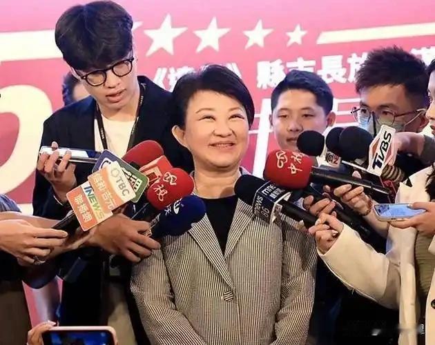 卢秀燕这次，不是栽在猪瘟，是栽在“装”。装什么？装没事，装不知道，装无辜。