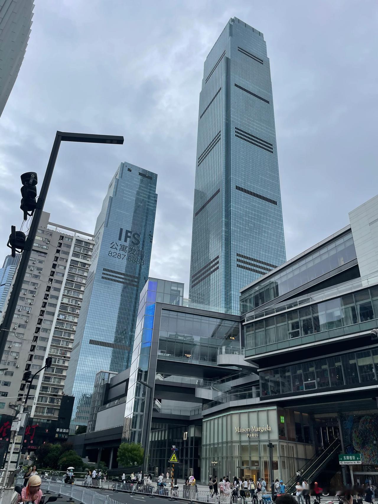 长沙和武汉对比客观来说1.长沙和武汉的城建水平有不小差距，武汉