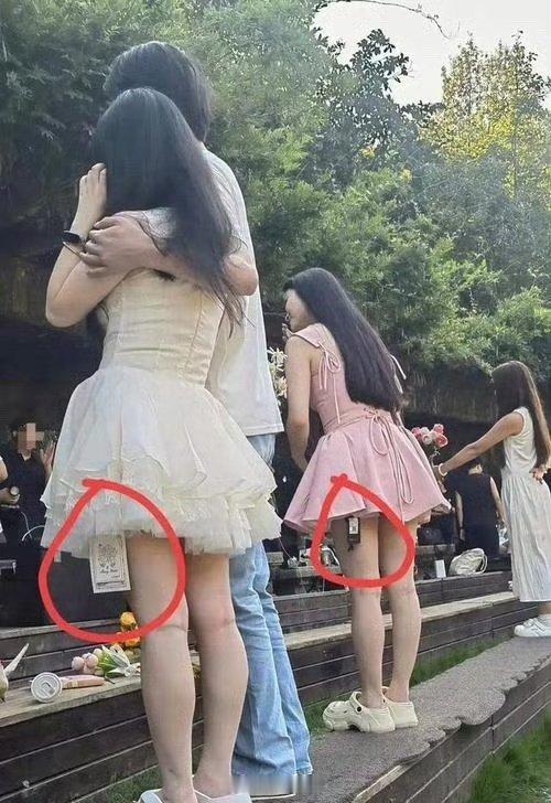 它们穿的衣服都吊着牌子，不觉得害臊吗​​​